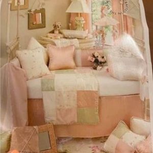 Glenna Jean baby bedding